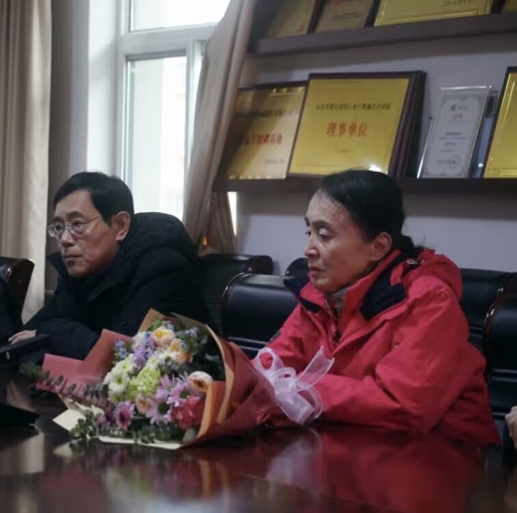 老教师.jpg