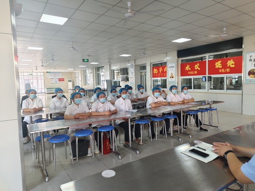 食堂人员.jpg